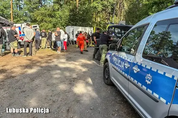 Trwają poszukiwania zaginionego 56-latka nad jeziorem Lubiąż