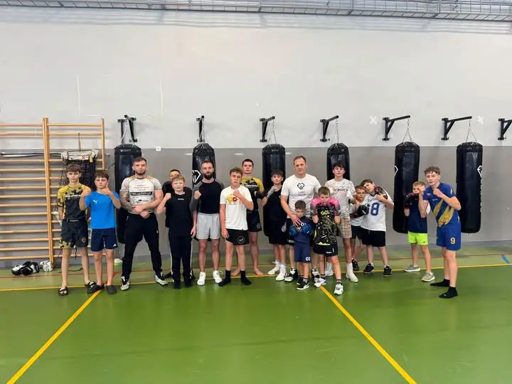 Boks, K1 i BJJ w Słońsku – UKS zaprasza na treningi w środy i piątki