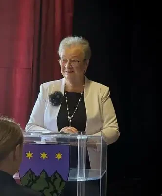 Inauguracja roku akademickiego w Torzymskiej Akademii Umiejętności Trzeciego Wieku z Moniką Richardson