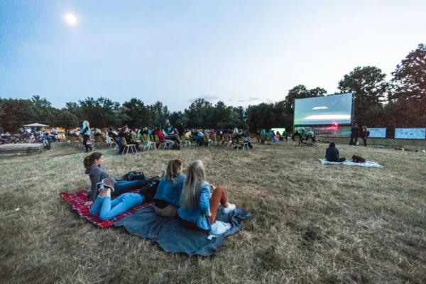 Kino plenerowe w Torzymiu – sprawdź szczegóły i warunki pogodowe