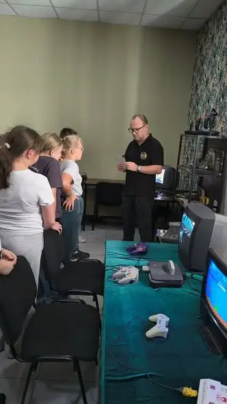Klasa 4B odkrywa świat retro gier w Sulęcińskim Ośrodku Kultury