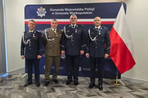 Sulęcin: Brązowe Medale i odznaczenia dla policjantów i żandarma