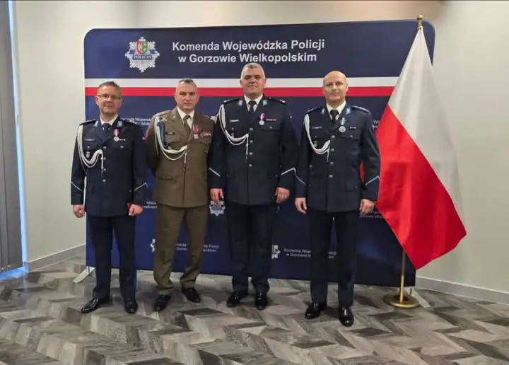 Sulęcin: Brązowe Medale i odznaczenia dla policjantów i żandarma