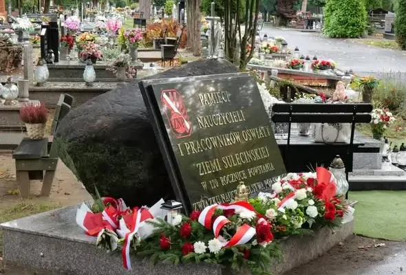 Sulęcin: hołd dla zmarłych nauczycieli w Dniu Edukacji Narodowej