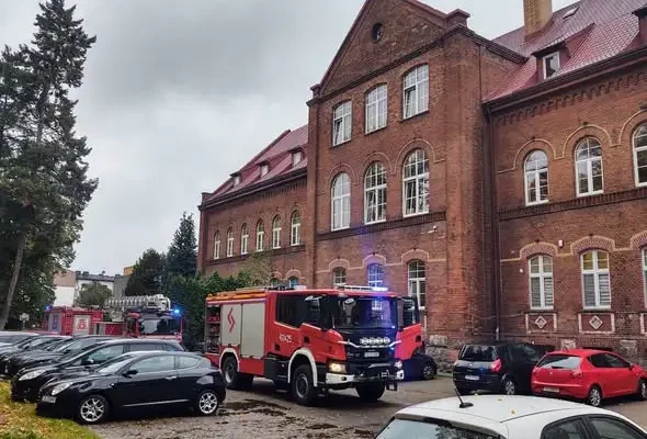 Pożar w piwnicy Szkoły Podstawowej nr 1 w Sulęcinie. 14 uczniów wymagało pomocy medycznej