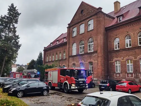 Pożar w piwnicy Szkoły Podstawowej nr 1 w Sulęcinie. 14 uczniów wymagało pomocy medycznej