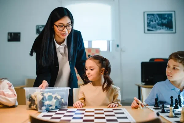 Dzień Gier Planszowych w klasie 3D – strategia, śmiech i fair play